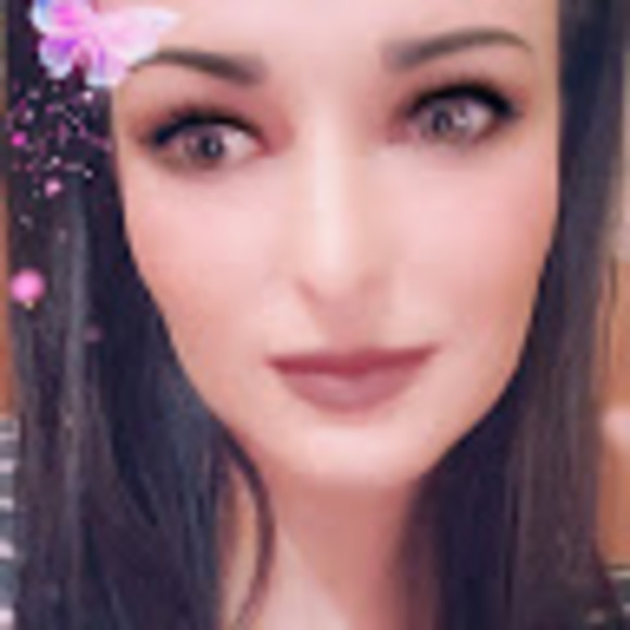 Meet your Posher, Amanda - Picture 1 of 1